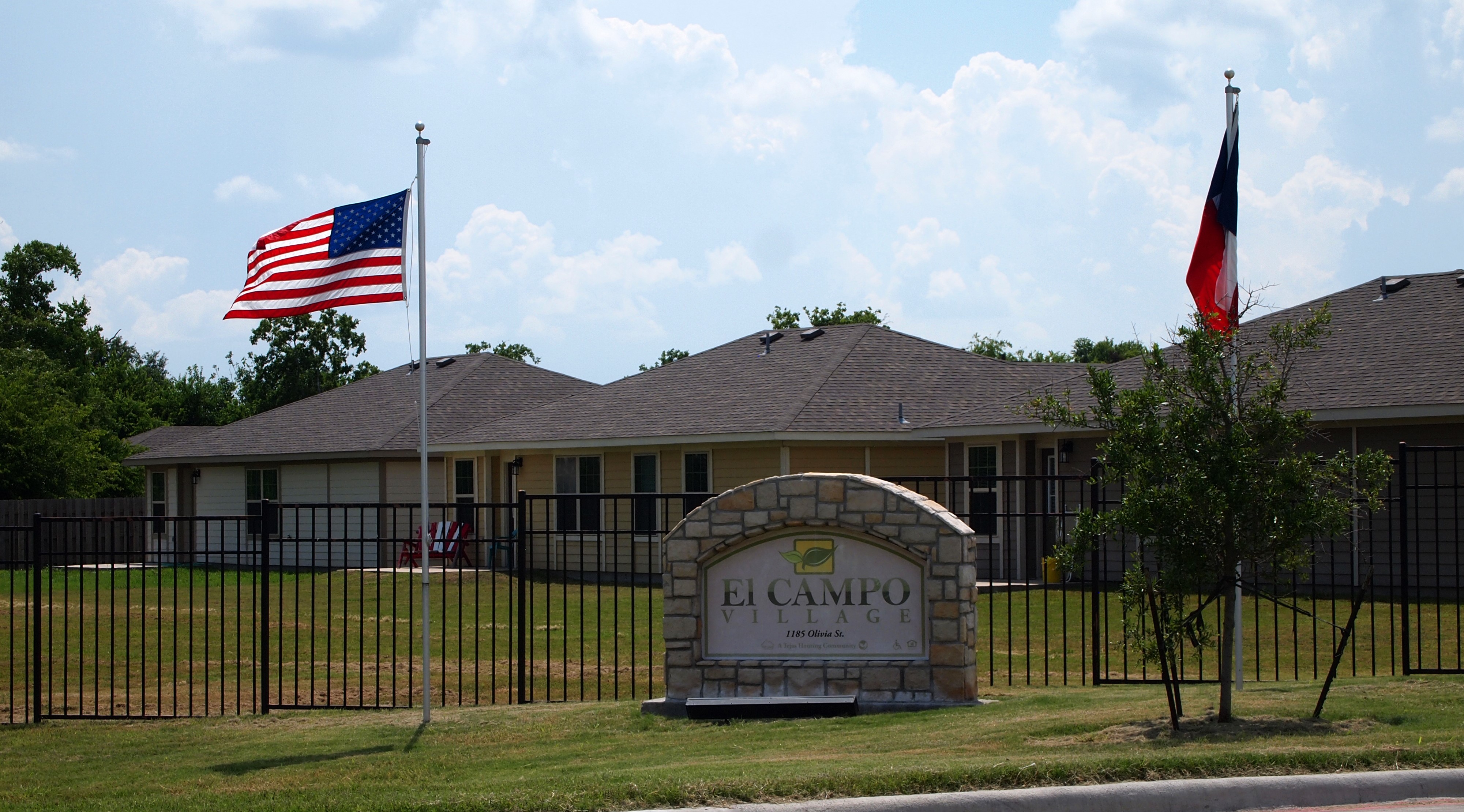 El Campo Village location